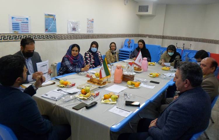 اولین جلسه انجمن اولیا و مربیان 3