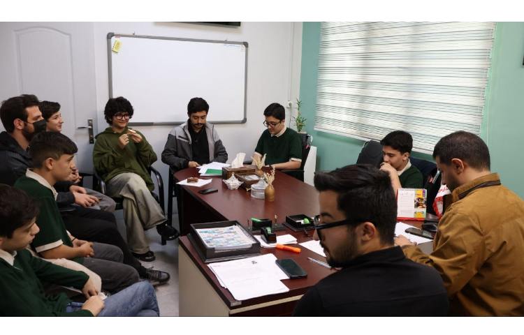 اولین جلسه شورای دانش آموزی با حضور مدیر محترم مجتمع و معاونین مدرسه 4