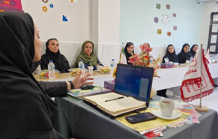 اولین جلسه شورای دبیران سال تحصیلی1406-1405 3