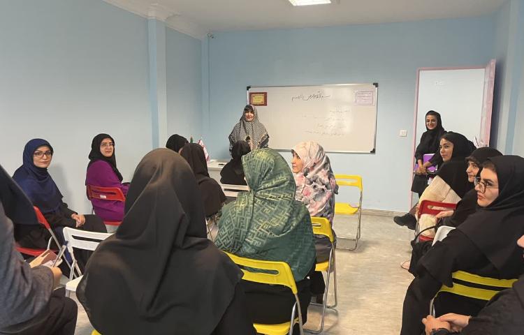 اولین جلسه شورای دبیران 8