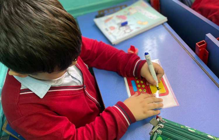 ایجاد انگیزه با املا لپ تاپی 6