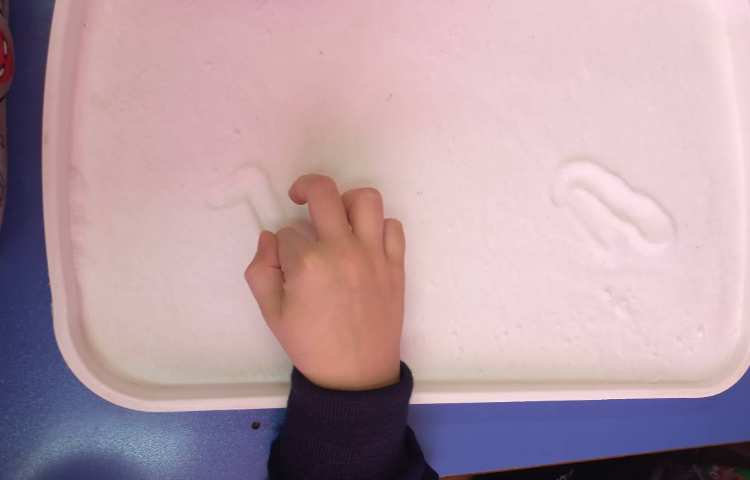 ایجاد انگیزه لوحه نویسی/ سینی نمک 1