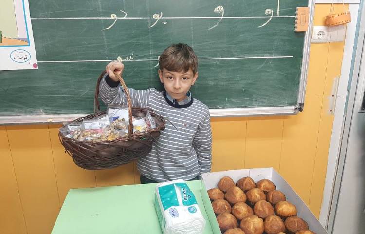 :ایجاد انگیزه نشانه ی (او)، کلاس توت فرنگی 3