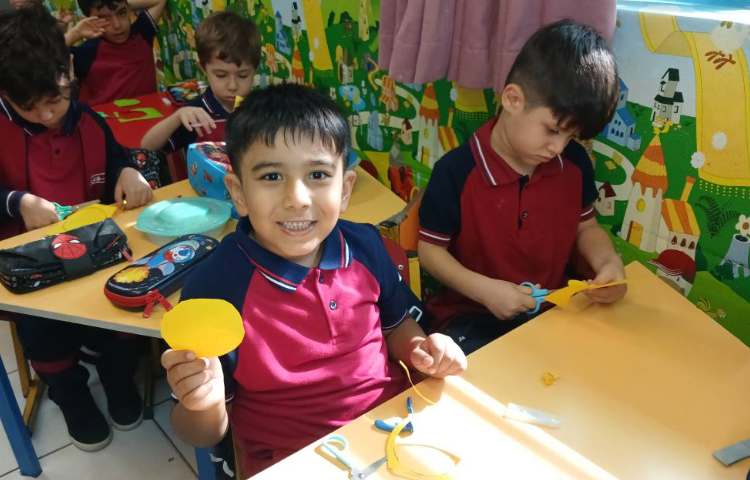 ایجاد انگیزه و درست کردن کاردستی " آدمک " برای صدای " آ " 5