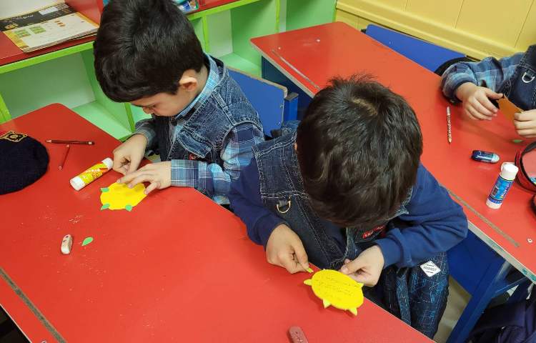 :ایجاد انگیزه ی نشانه ی "اُ استثنا"، ساخت کاردستی خورشید 5