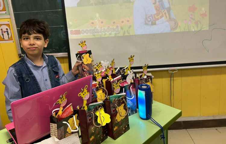 ایجاد انگیزه ی نشانه ی ( ز ) در توت فرنگی