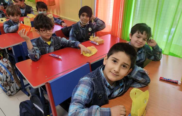 :ایجاد انگیزه ی نشانه ی "ش" و جشن اسم آقای رایان رضاییان 6