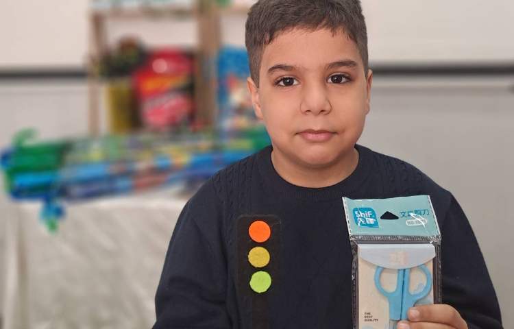 ایجاد انگیزه‌ی نشانه‌ی "چ" توسط آقای سینا پورآکان 2