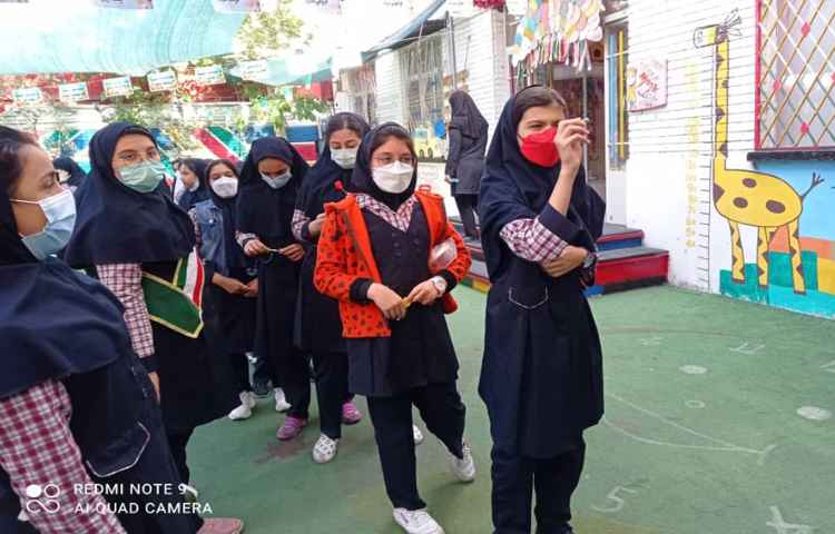 ایجاد شادی و نشاط در زنگهای تفریح در حیاط پویا حیات پایا 3