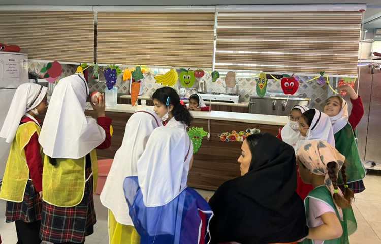 ایستگاه بازی دپارتمان زبان 4