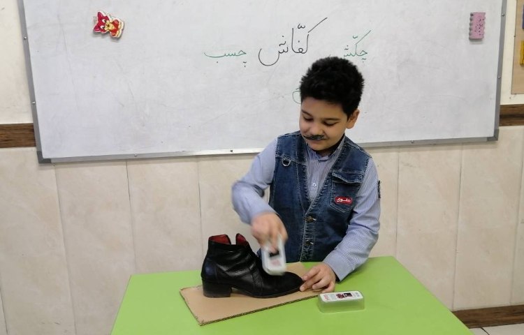 ایفای نقش و اجرای نمایش مشاغل برای ایجاد انگیزه درس تشدید "در بازار" 3