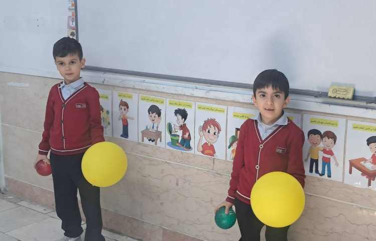 بادکنک بازی با هدف بالابردن تمرکز هماهنگی عضلات و واکنش سریع 3