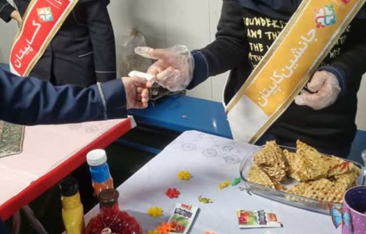 بازارچه خیریه متوسطه اول و دوم دخترانه شرق علوی در تاریخ 8 اسفند 1402 برگزار شد. 6