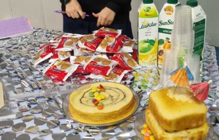 بازارچه خیریه متوسطه اول و دوم دخترانه شرق علوی در تاریخ 8 اسفند 1402 برگزار شد. 7