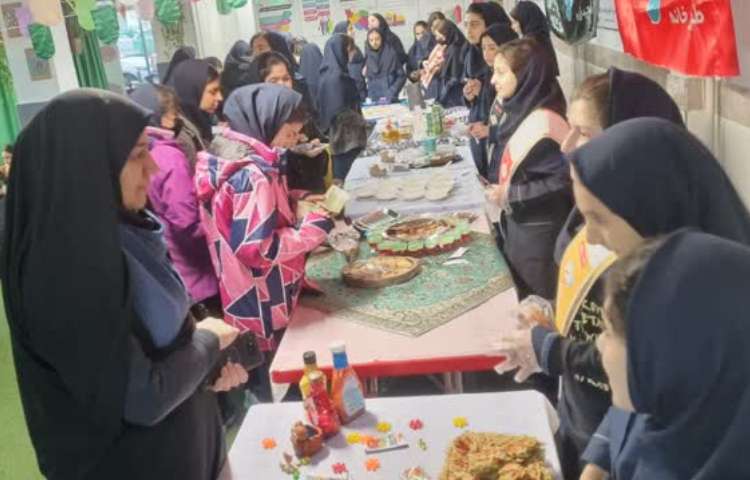 بازارچه خیریه متوسطه اول و دوم دخترانه شرق علوی در تاریخ 8 اسفند 1402 برگزار شد. 15