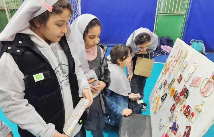 بازارچه خیریه نوروز 53