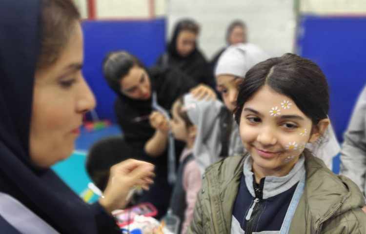 بازارچه خیریه نوروز 82