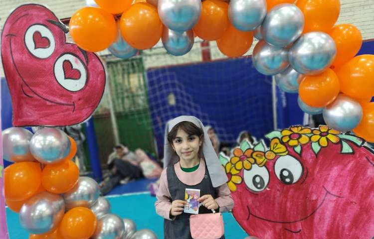 بازارچه خیریه نوروز 83