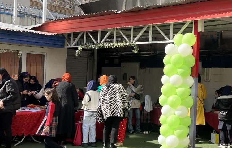 بازارچه خیریه و جشن نوروز 4