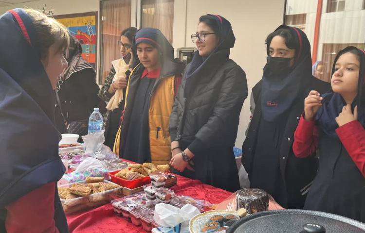 بازارچه خیریه و جشن نوروز 5