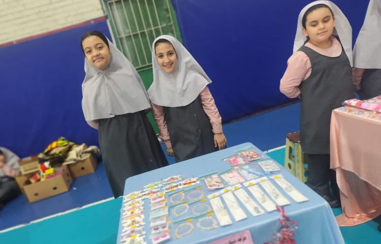 بازارچه خیریه 42