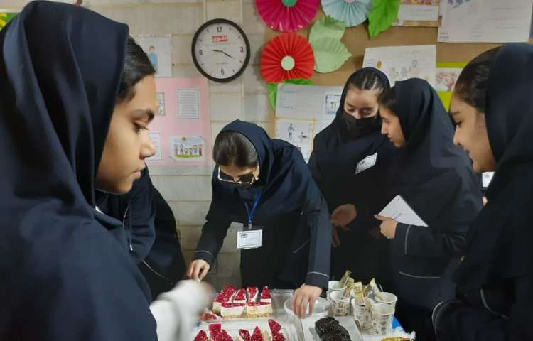 بازارچه کسب و کار دانش آموزان بچه های نهم 2