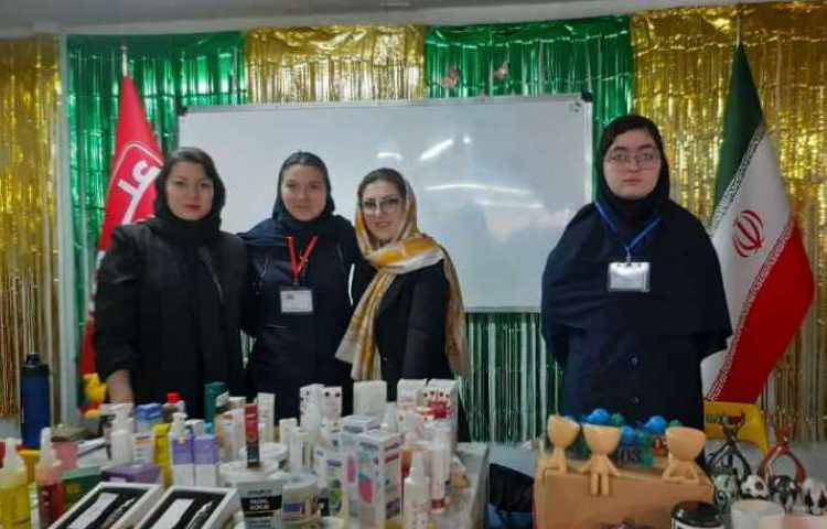 بازارچه کسب و کار دانش آموزان بچه های نهم 4