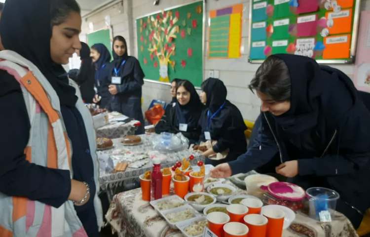 بازارچه کسب و کار دانش آموزان بچه های نهم 6