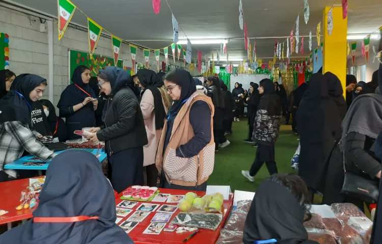 بازارچه کسب و کار دانش آموزان پایه هشتم 2