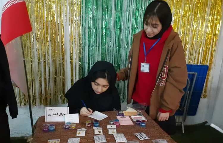 بازارچه کسب و کار دانش آموزان پایه هشتم 3