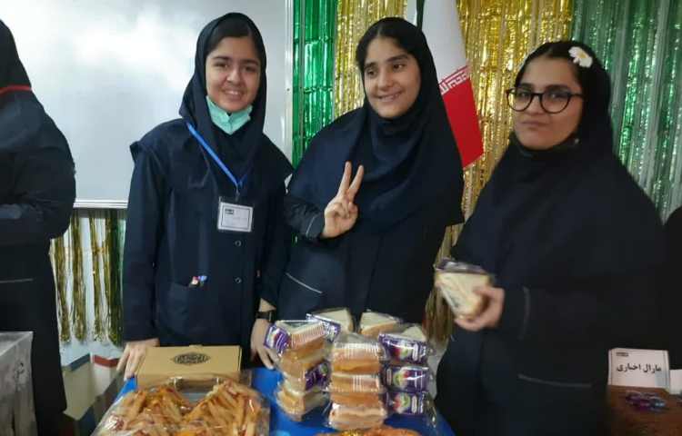 بازارچه کسب و کار دانش آموزان پایه هشتم 7