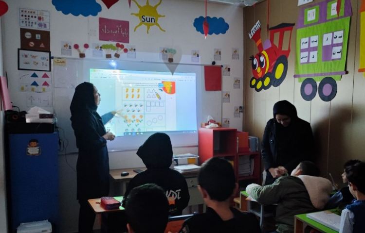 بازدید آموزشی مدیریت از کلاس های اول 1