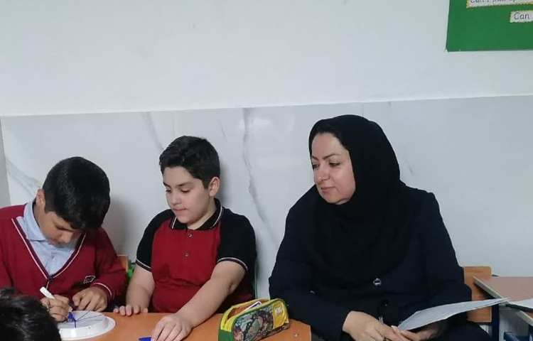 بازدید از کلاس توسط معاونت محترم خانم مستخدمی عزیز