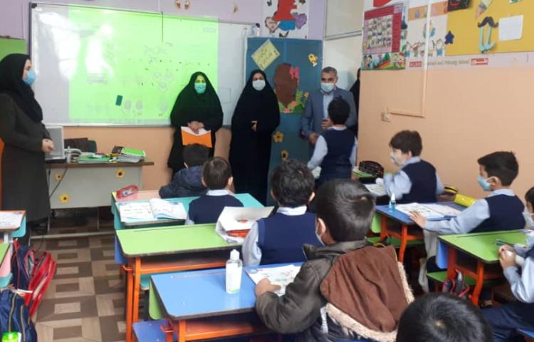 بازدید بازرسان آموزش و پرورش از کلاس های آنلاین و حضوری پایه اول 2