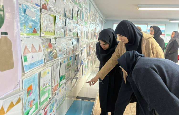 بازدید بازرس محترم دفتر مرکزی از نمایشگاه دوسالانه هنر 4