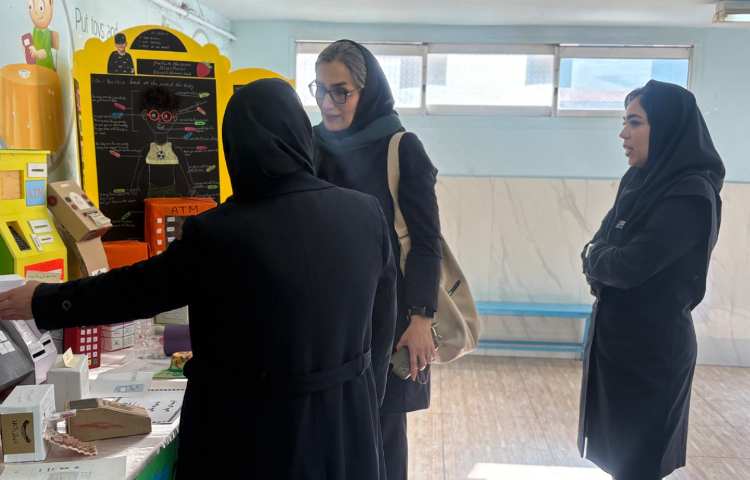 بازدید بازرس محترم مرکز از نمایشگاه فوق برنامه 1