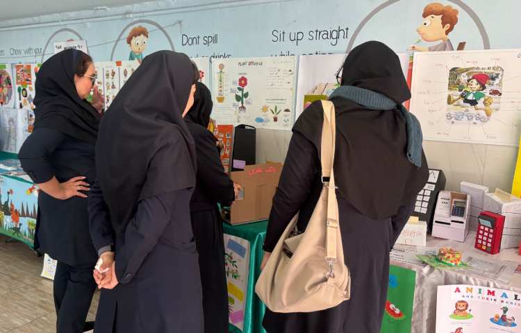 بازدید بازرس محترم مرکز از نمایشگاه فوق برنامه 2