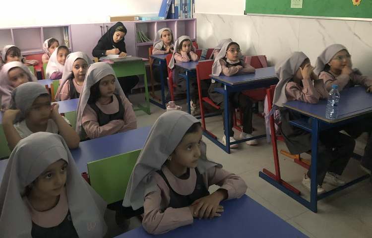 بازدید بازرس محترم واحد دبستان از اجرای درس چرخه آب در پایه دوم؛