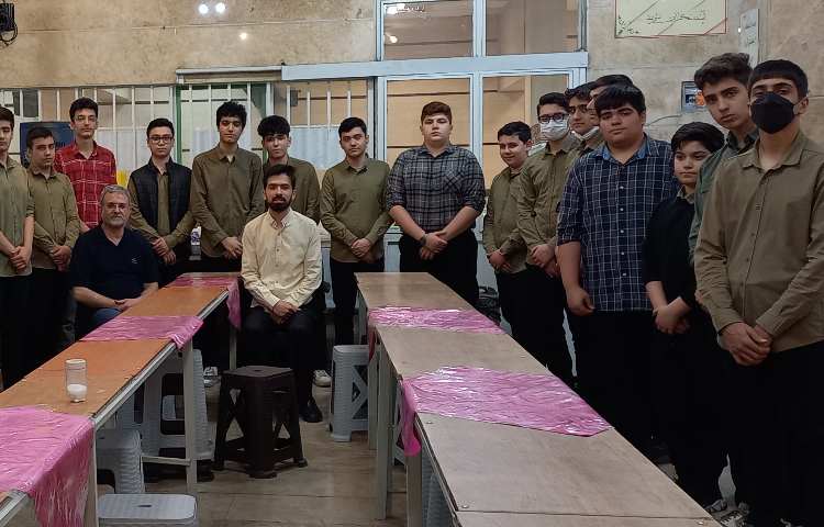بازدید دانش آموزان دوره اول علوی از شعبه شرق دوره دوم 2