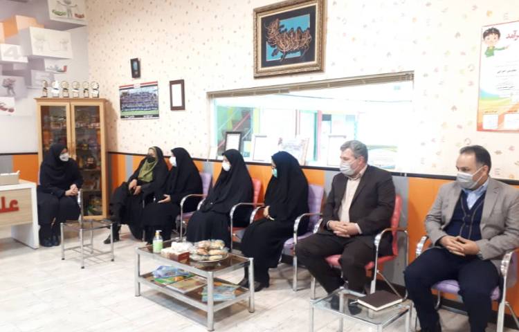 بازدید ریاست محترم آموزش و پرورش ناحیه 3 از دبستان سرآمد علوی 4