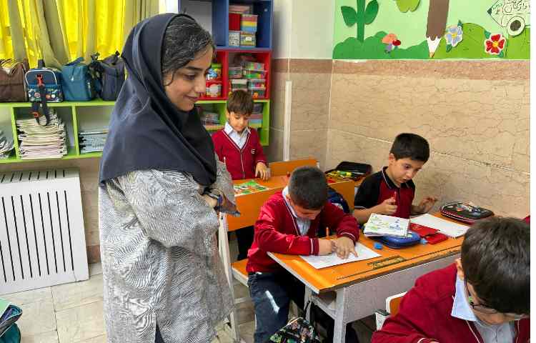 بازدید سرکار خانم آرین از دفتر مرکزی دپارتمان هنر از کلیه پایه ها 3