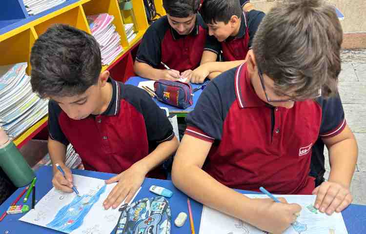 بازدید سرکار خانم آرین از دفتر مرکزی دپارتمان هنر از کلیه پایه ها 12