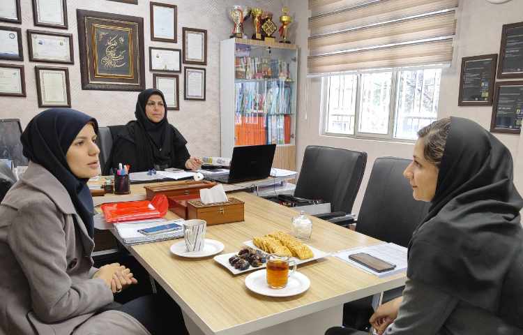 بازدید سرکار خانم عطاالهی بازرس دفتر مرکزی علوی، از روند برگزاری کلاس های فوق برنامه 1