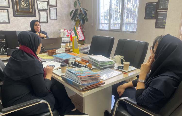 بازدید سرکار خانم فیاض مسئول محترم دپارتمان زبان موسسه علوی 2