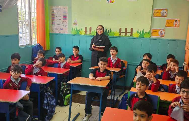 بازدید سوپروایزر زبان از کلاس زبان عمومی 4