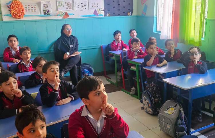 بازدید سوپروایزر زبان از کلاس زبان عمومی