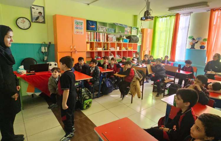 بازدید سوپروایزر زبان از کلاس زبان عمومی