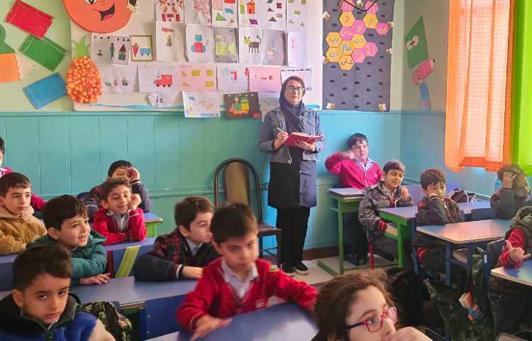 بازدید سوپروایزر زبان از کلاس زبان 1