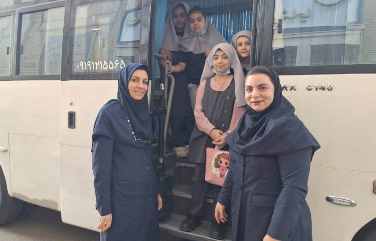 بازدید مدیریت محترم دبستان 2