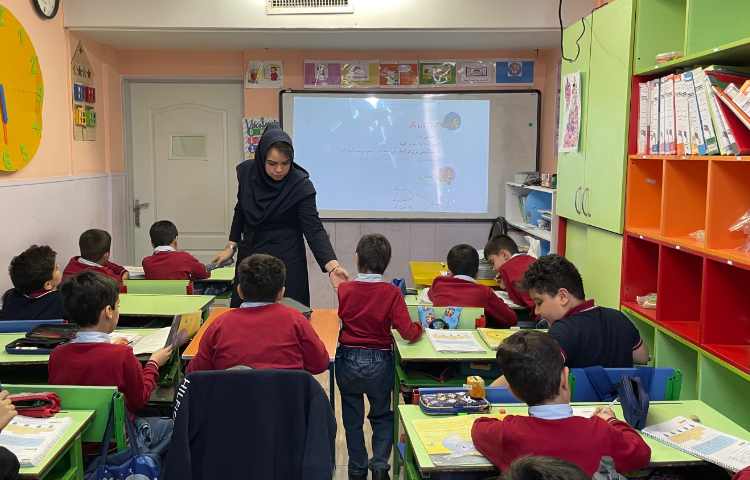 بازدید مدیر دبستان سرکار خانم کمالی از فعالیت های آموزشی 11